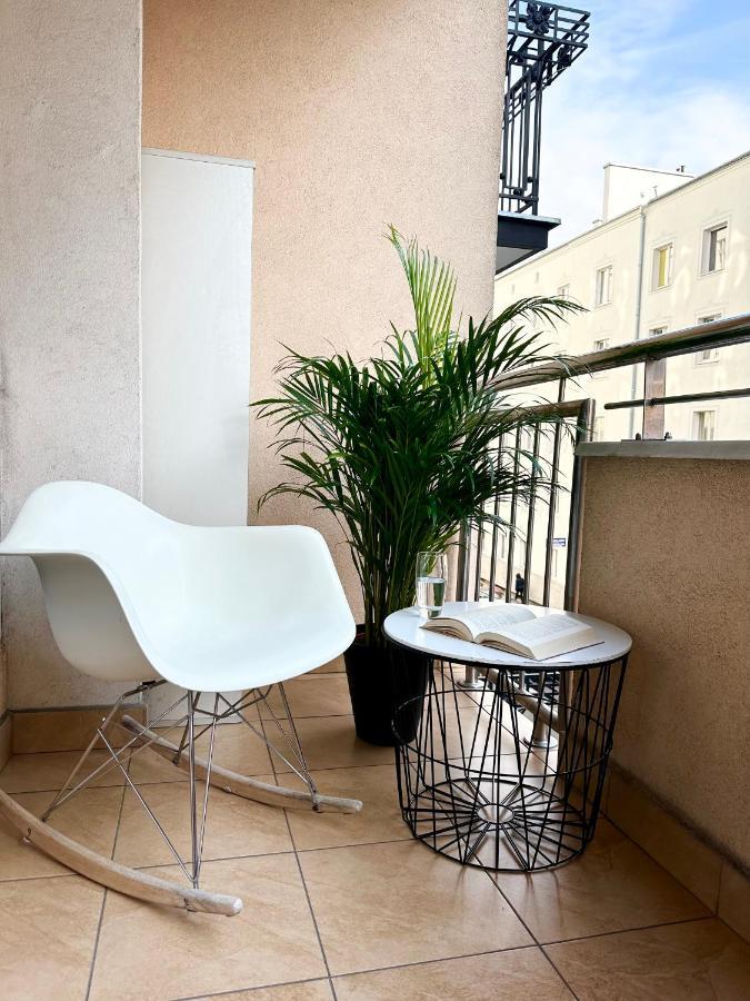 Charming Apartment In The City Center Warsaw Exterior photo